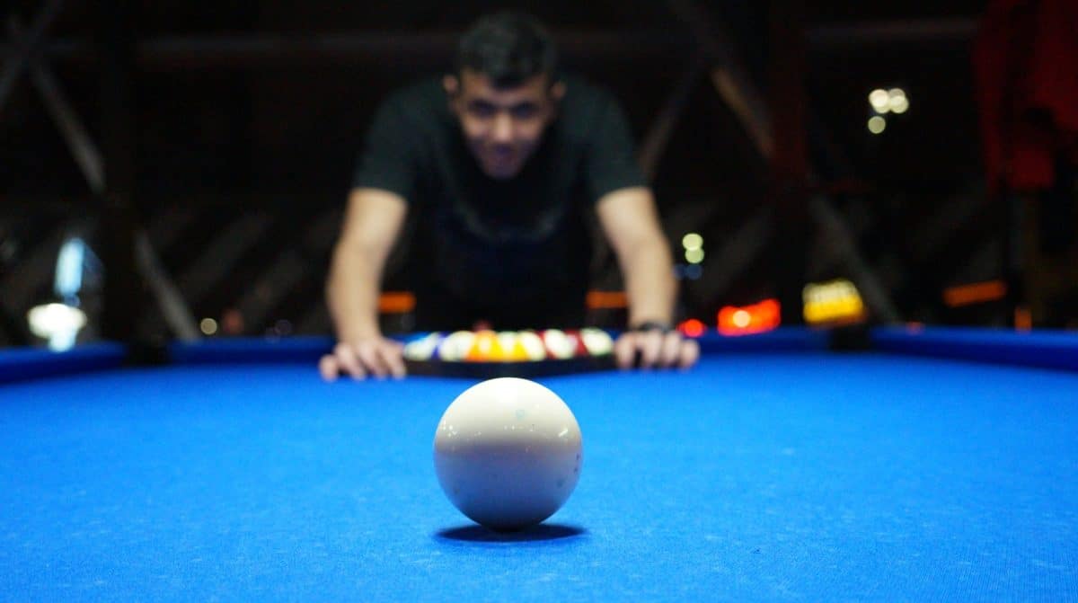 How to Play 8ball (Bar rules Vs. League rules) Supreme Billiards