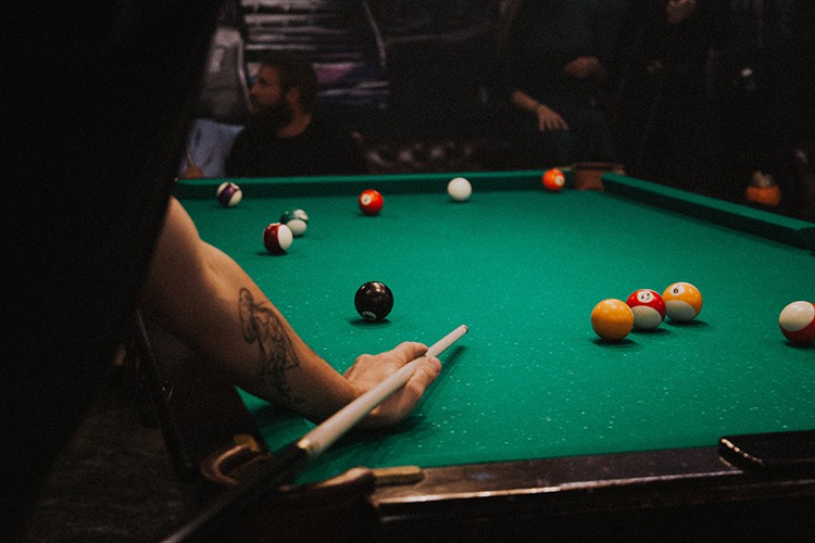 Choosing the Right Pool Table Felt Color (And Colors to Avoid) | Supreme  Billiards